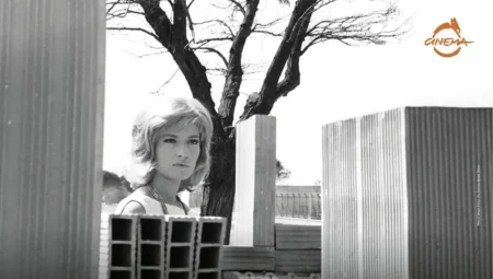Monica Vitti in uno scatto realizzato da Sergio Strizzi sul set de “L’eclisse”, capolavoro di Michelangelo Antonioni